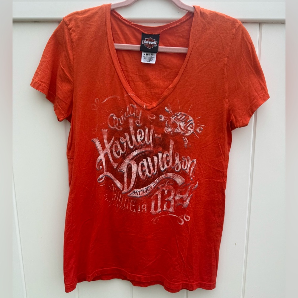 Harley-Davidson Women's Orange V-Neck Top, Size Medium.  From Savannah, Ga.